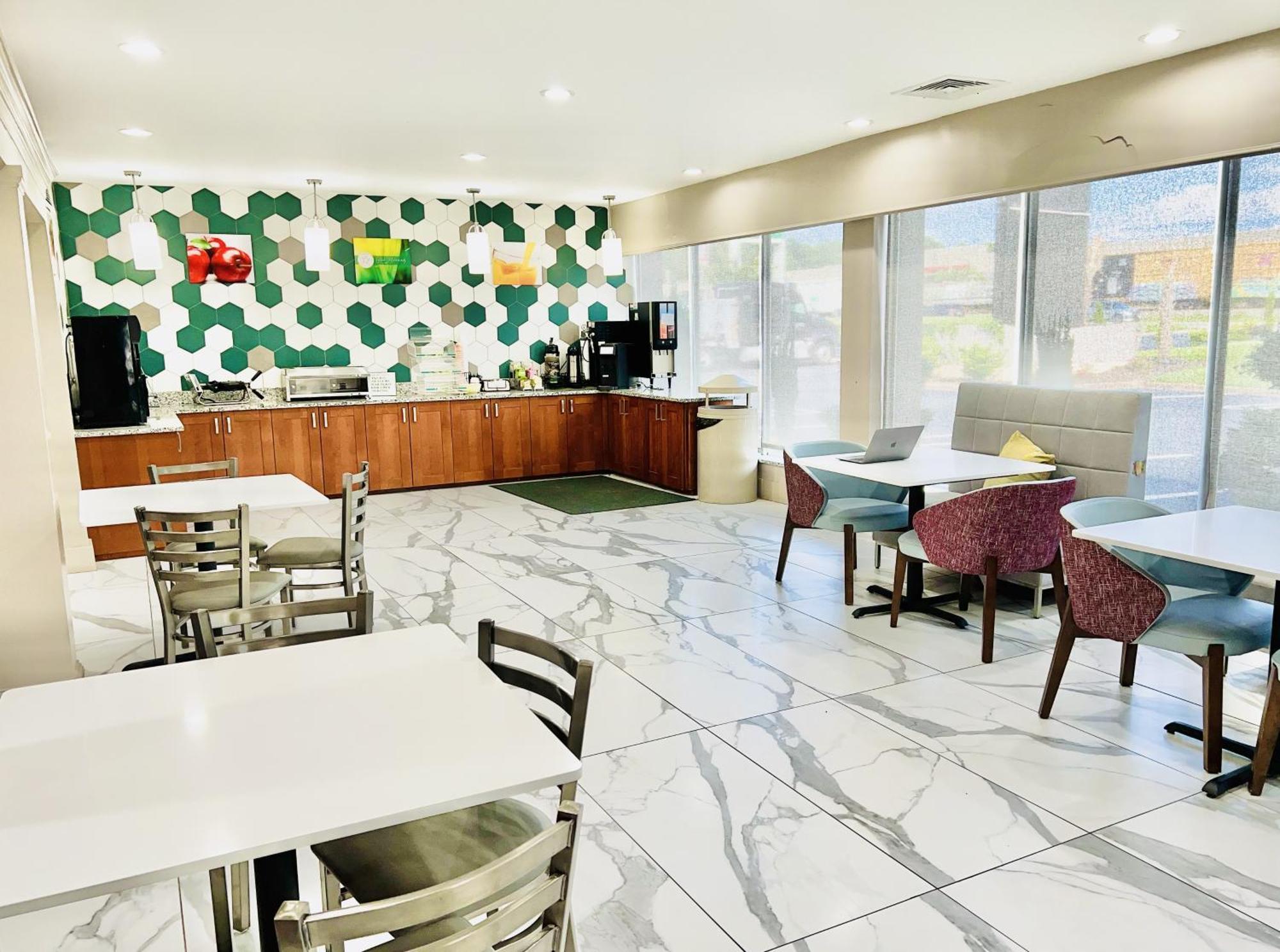 Quality Inn & Suites Mcdonough South I-75 Eksteriør billede