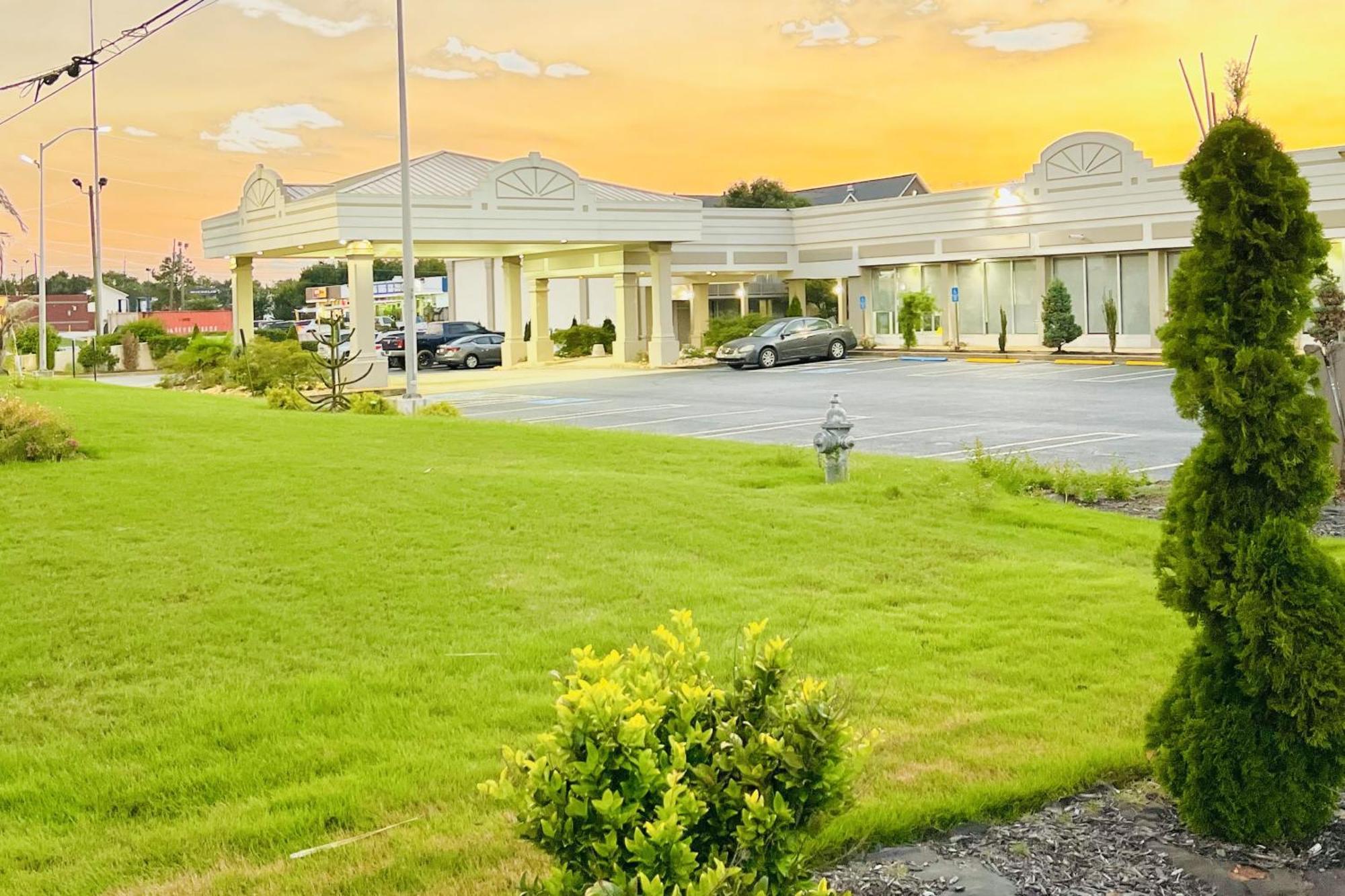Quality Inn & Suites Mcdonough South I-75 Eksteriør billede