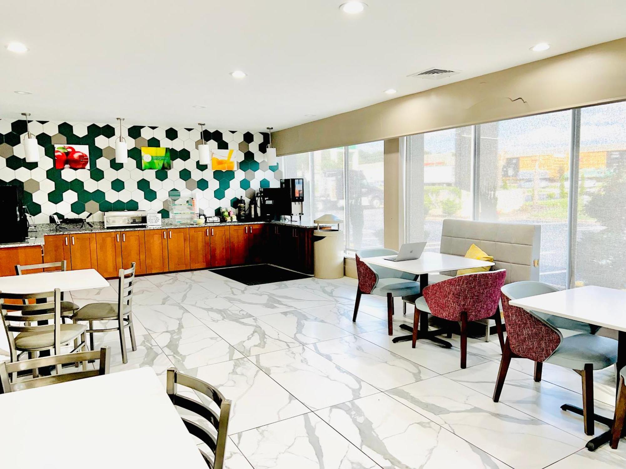 Quality Inn & Suites Mcdonough South I-75 Eksteriør billede