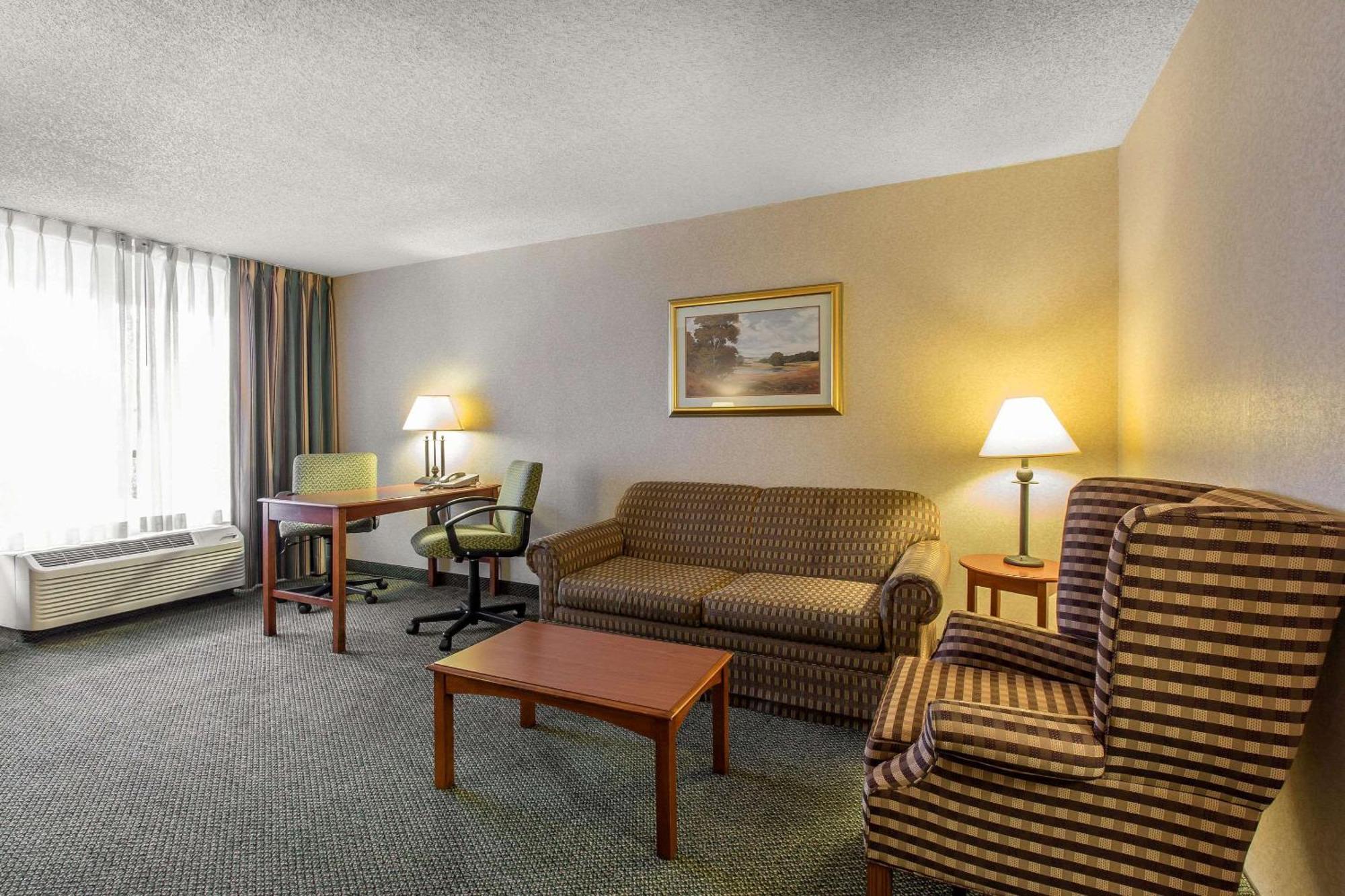 Quality Inn & Suites Mcdonough South I-75 Eksteriør billede