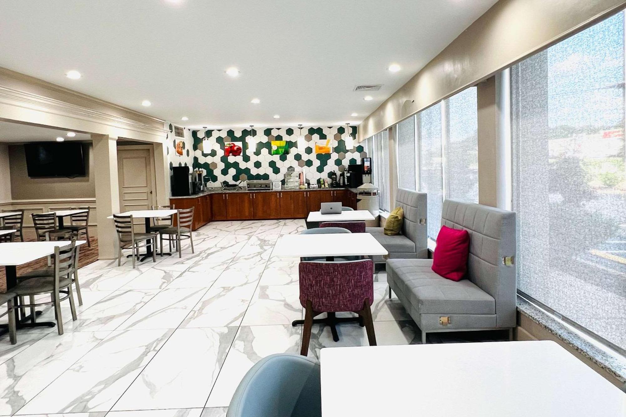 Quality Inn & Suites Mcdonough South I-75 Eksteriør billede